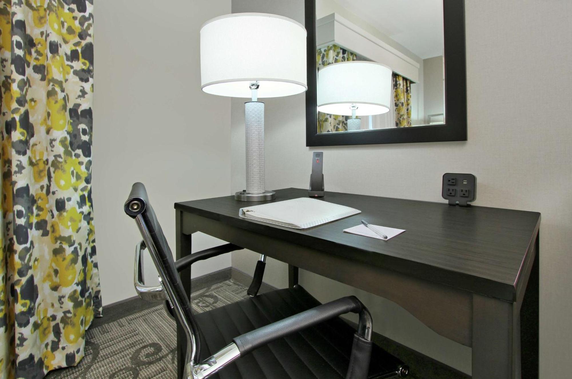Hampton Inn & Suites Columbus/University Area Dış mekan fotoğraf